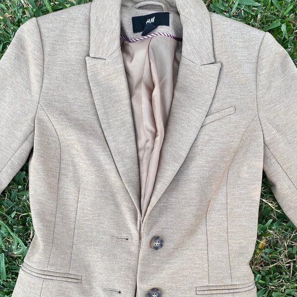 Women’s H&M Blazer Excellent Condition - Picture 3 of 4